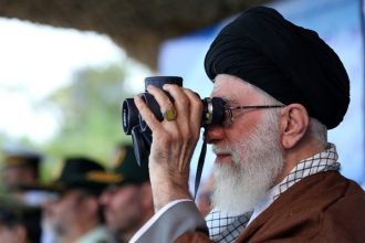 دشمن شناسی برای طلاب ضروری است! اهمیت شناخت دشمن در کلام رهبر انقلاب