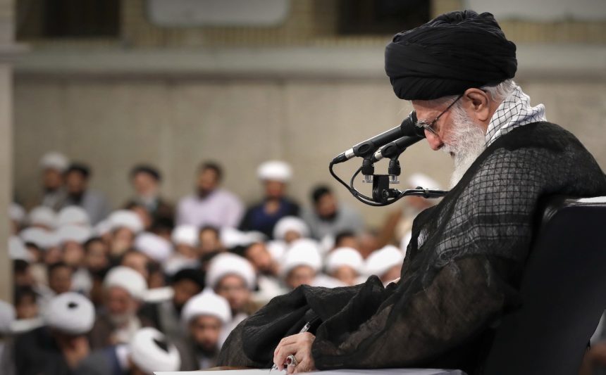 اهمیت آشنایی با هویت طلبگی در کلام رهبر انقلاب