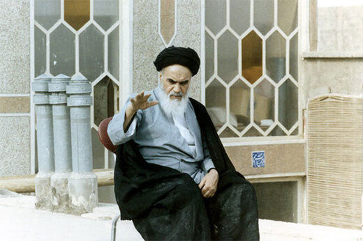امام خمینی: آیت الله کاشانی فرمودند خیلی خری! پس کی در سیاست دخالت کند؟!