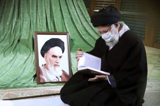 نگرانی و رنج رهبر معظم از بی توجهی به تاریخ انقلاب