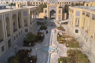 پاداش و بن آخر سال کارمندان مرکز مدیریت