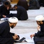 حق انتخاب کتاب را به مدارس و طلاب بدهید