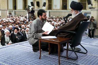درس اخلاق رسمی فایده ندارد، انس با علما لازم است! بیانات مهم امام خامنه‌ای