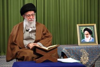 انس با دعا و توسل لازمه طلبگی! نکات مهم رهبر انقلاب